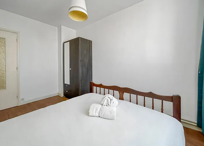 Lumineux, Proche Centre